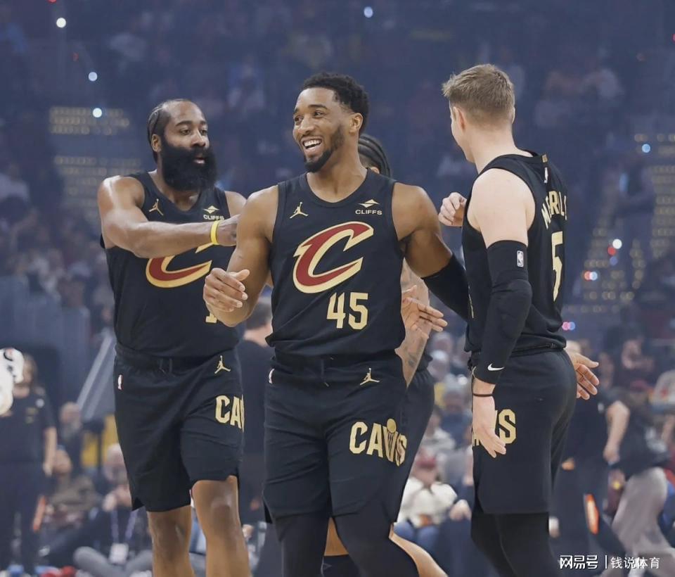 天博体育官方入口-2-0到2-2！骑士晋级希望大减，哈登近五年天王山仅10.8分